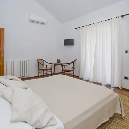 Vila Zurnata *