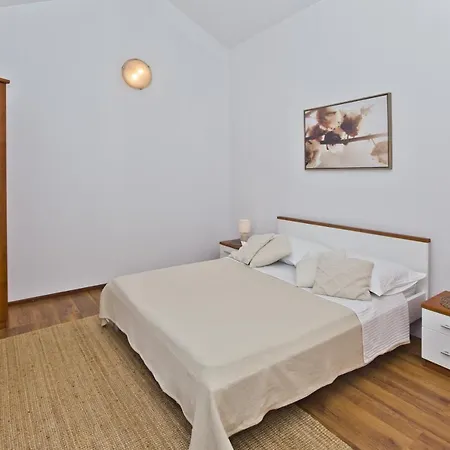 Vila Zurnata *
