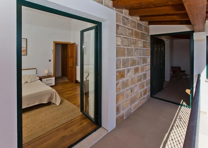 žurnata Villa Bogomolje