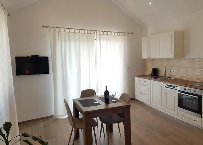 žurnata Villa Bogomolje